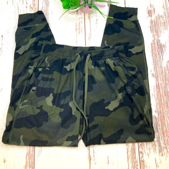 Old Navy Other - Old Navy Active Breath On Camouflage Joggers Sz Small